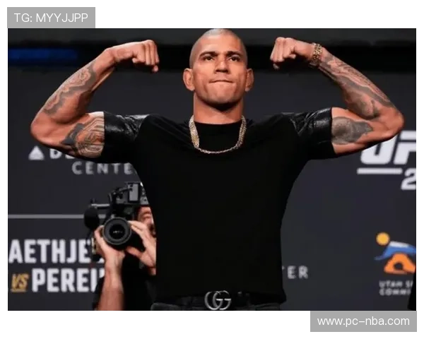 惠特克称巅峰DC能碾压佩雷拉，点出轻重量级技术短板