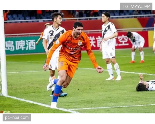 现场直击：莱切球员射门击中横梁，数据显示此为意甲本赛季第47次门框